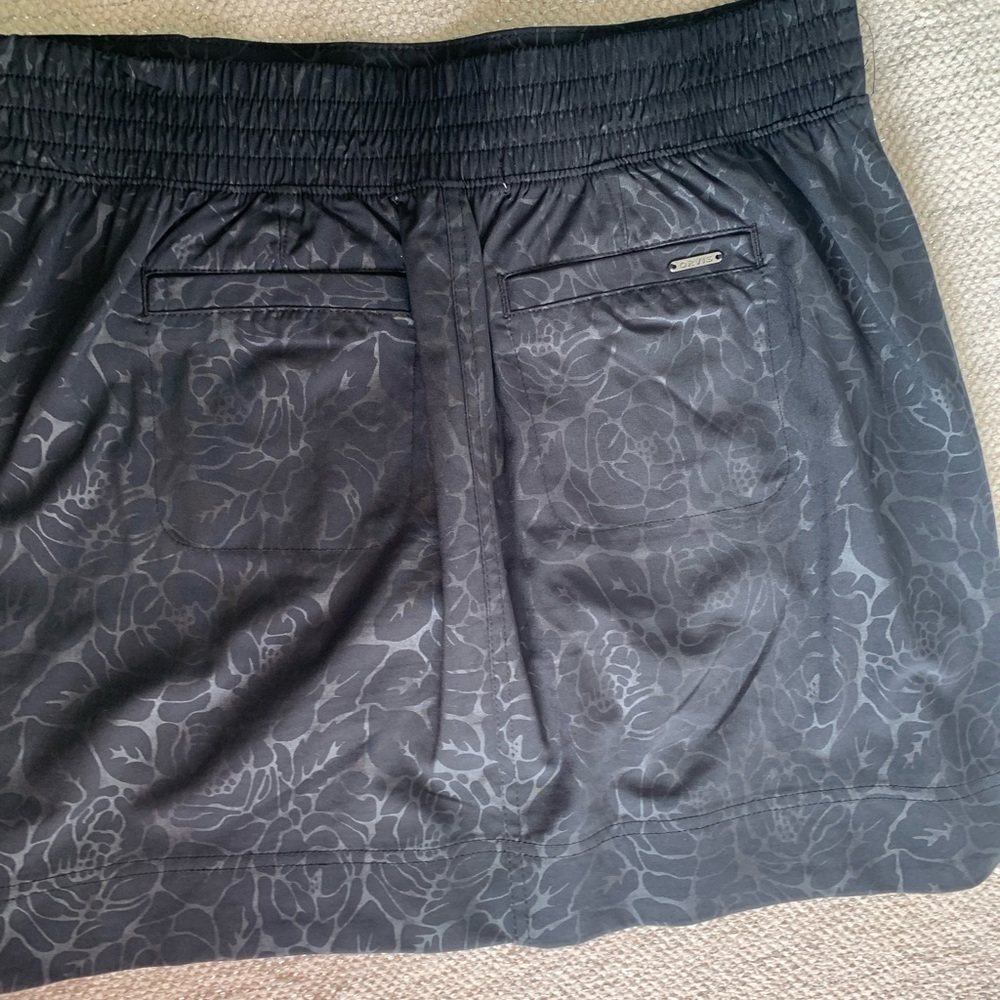 Orvis Black Rose Print Tennis Skort